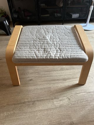 Sillón POÄNG IKEA con reposapiés