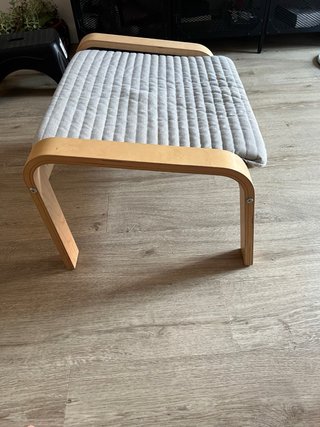 Sillón POÄNG IKEA con reposapiés