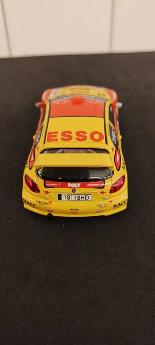 Scalextric Peugeot 206 ESSO RACC
