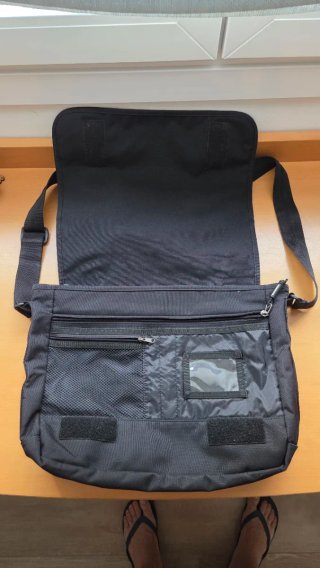 Mochila Reebok Negra y Roja