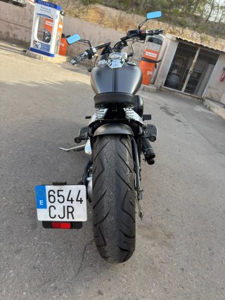 Yamaha Dragstar 650 Bobber Negra