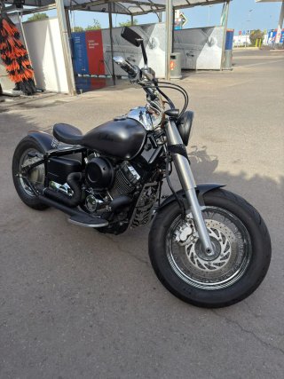 Yamaha Dragstar 650 Bobber Negra
