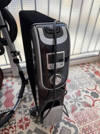 Radiador eléctrico negro