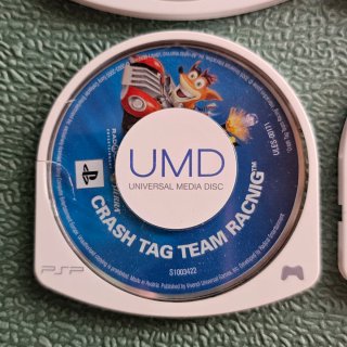 4 juegos PSP Naruto, Simpsons, Crash, Gitaroo