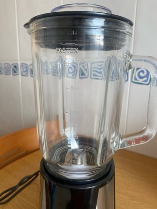 Licuadora/Batidora Kiwi - Un solo uso