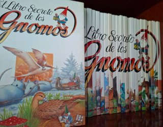 Coleccion antigua de libros de los nomos
