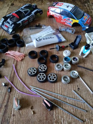 Repuestos Scalextric: Ruedas, Chasis y Más