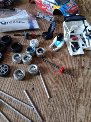 Repuestos Scalextric: Ruedas, Chasis y Más