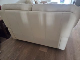 Sofá de piel beige 2 plazas
