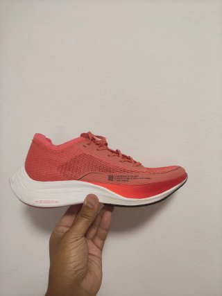 T40 Nike Vaporfly Next% 2 Rojas