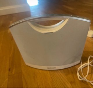 Altavoz Sony Plata y Blanco