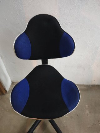 Sillas de oficina ergonómica negra y azul