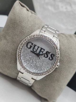Reloj Guess plateado con pedrería