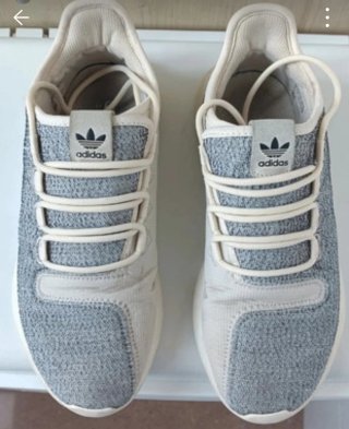 Zapatillas Adidas grises y beige