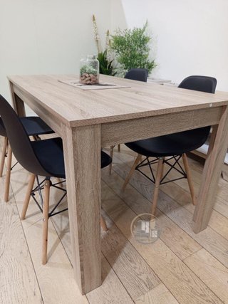 MESA FIJA + 4 SILLAS
