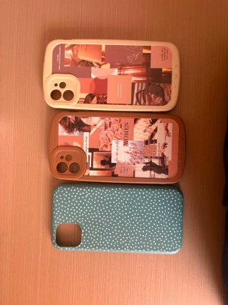 Fundas iPhone 11 (3 unidades). Negociable.