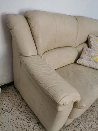 Sofá de piel Granford beige