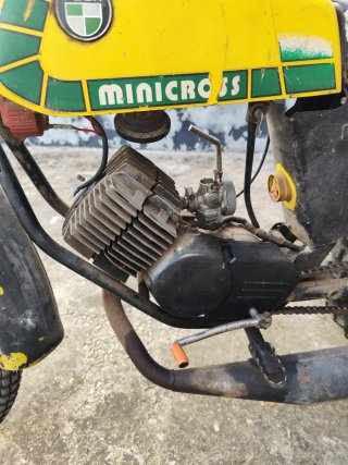Puch Minicross Moto Roja y Amarilla
