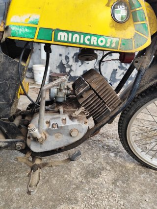Puch Minicross Moto Roja y Amarilla