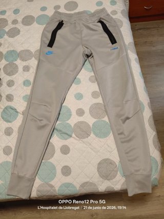 Pantalón chándal Nike Air Max gris