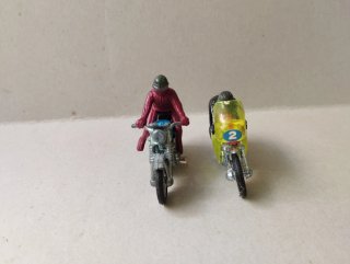 2 motos Barlux / Giodi Honda y MV Augusta