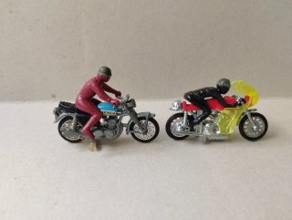 2 motos Barlux / Giodi Honda y MV Augusta