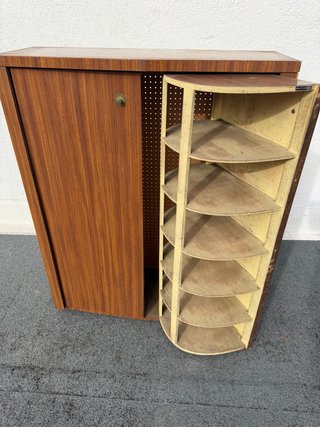 Antiguo zapatero vintage de madera