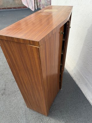 Antiguo zapatero vintage de madera