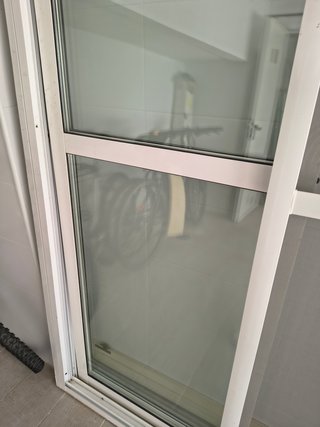 Puerta corredera doble cristal 2.10x1.50 metros