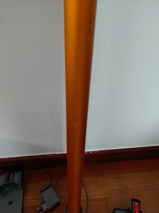 Dyson V8 funcionando con accesorios