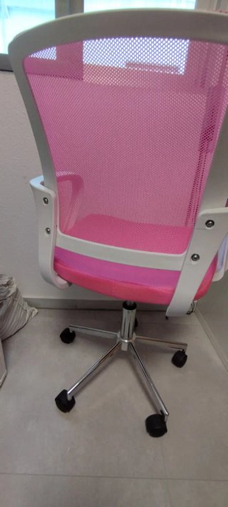 Silla de escritorio rosa y blanca