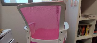 Silla de escritorio rosa y blanca