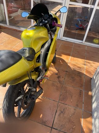 Aprilia RS 50 Deportiva Amarilla