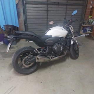 Honda CB600F Naked Blanca