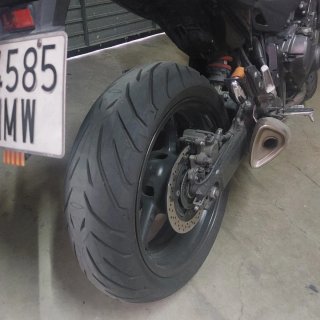 Honda CB600F Naked Blanca