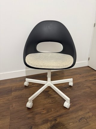 Silla Ikea Eldberget azul y blanca