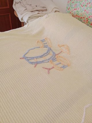 Colcha antigua cama 90 vintage amarilla