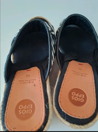 Cuñas Gioseppo Beige y Negro
