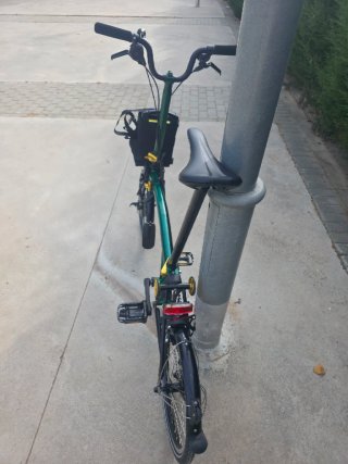 Bicicleta Brompton Eléctrica Emerald Green Lacquer