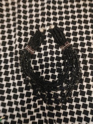 Collana nera con perline