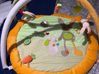 Manta de juego para bebé con arco