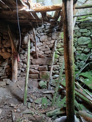 Casa de piedra para restaurar 10000€ Ourense
