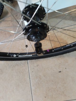 Rueda Delantera Rockrider (26) COMO NUEVA!