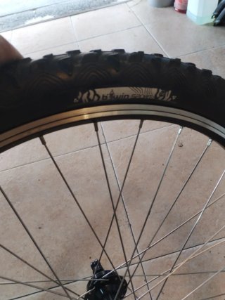 Rueda Delantera Rockrider (26) COMO NUEVA!