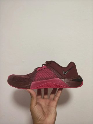 T42,5 Nike Metcon 10  Rojas