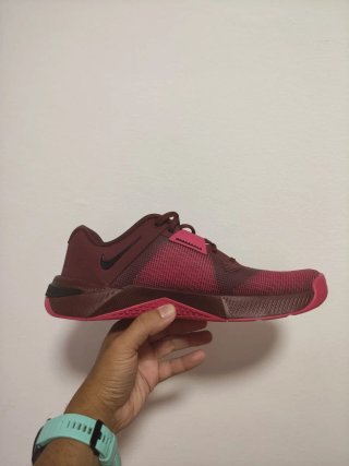 T42,5 Nike Metcon 10  Rojas