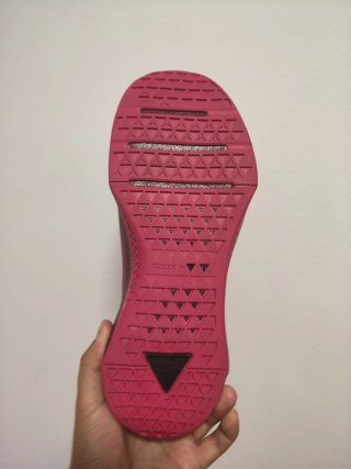 T42,5 Nike Metcon 10  Rojas