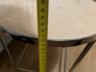 Mesa auxiliar Zara Home mármol y metal