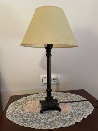 Lámpara de mesa vintage clásica