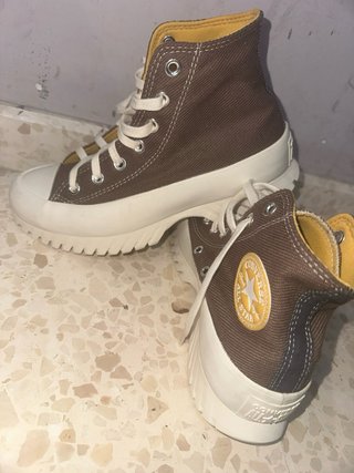 Botines Converse Marrones y Blancos
